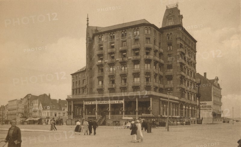 Le Grand Hotel',  c1900.