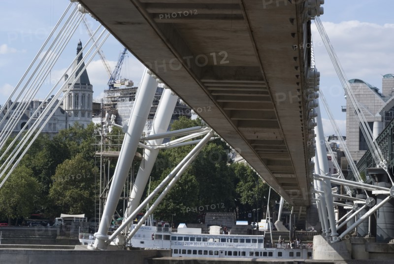 Hungerford Bridge, River Thames, London, England, UK, 3/9/10.