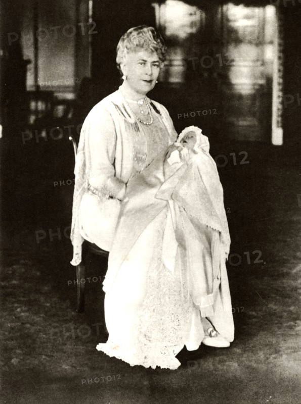Queen Mary with Princess Elizabeth,1926