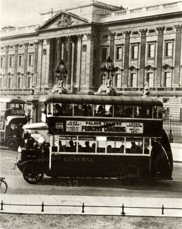 'London's New All-Weather Bus',1927