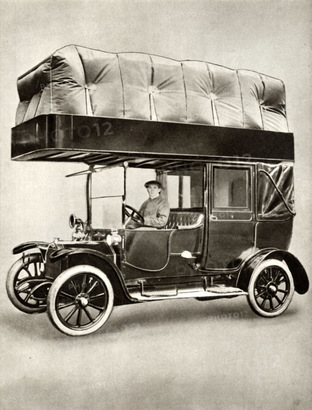 Taxi cab with gas-bag device on specially fitted roof, 1914-1918