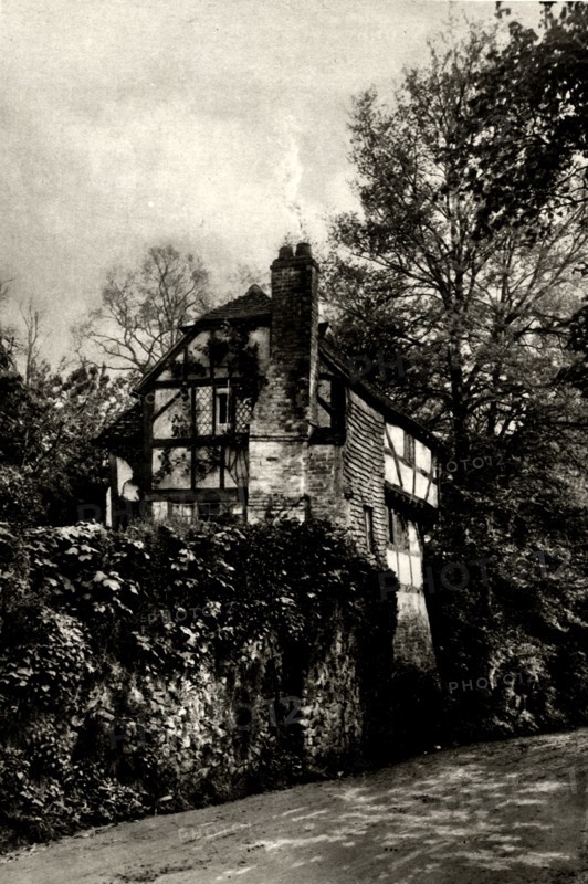 'Truly Rural - A delightful old Sussex Cottage at Amberley',1920