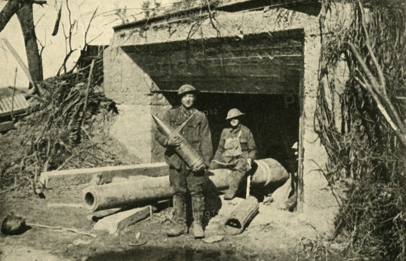 '....a captured 8-inch naval gun in its concrete emplacement', First World War, c1917, (c1920). Creator: Unknown.