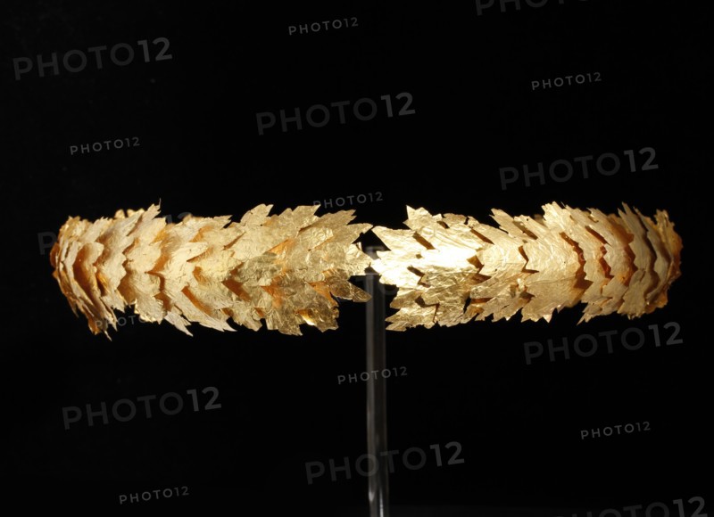 Crown with gold oak leaves, 2th century BC. Creator: Classical Antiquities.