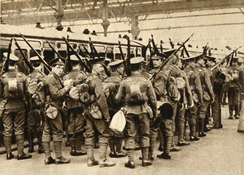 'Territorials from Summer Camp - Terriers entraining at Waterloo', 1914-1918, (1933).  Creator: Unknown.