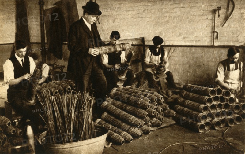 Weaving baskets for artillery shells, Nottingham, First World War, 1914-1918, (1933).  Creator: Unknown.