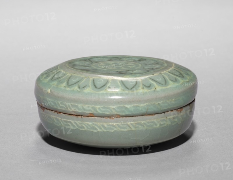 Box and Cover with Inlaid Chrysanthemum Design, 1200s. Creator: Unknown.