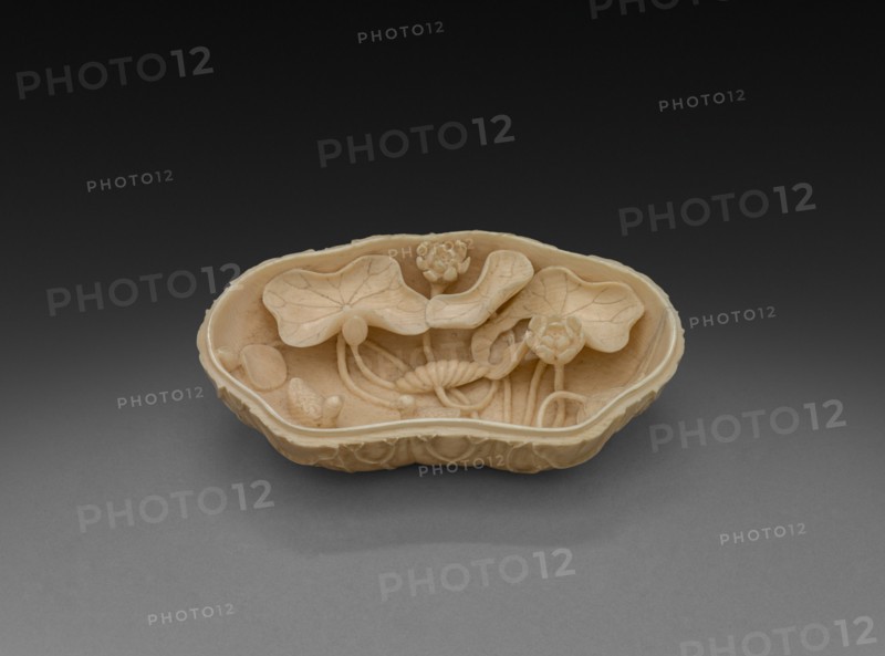 Box in Form of Lotus Leaf, 1700s. Creator: Unknown.