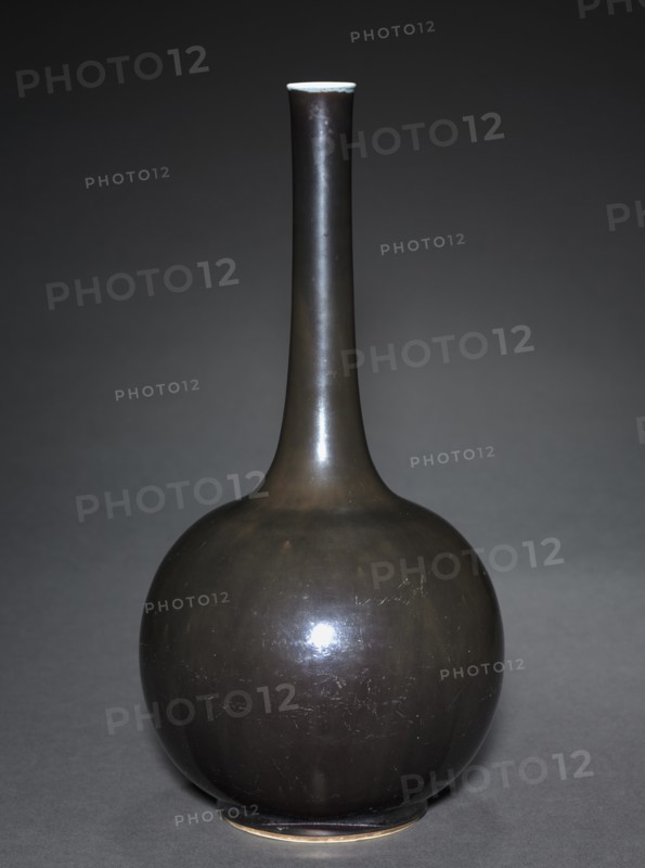 Globular Vase, 1644-1912. Creator: Unknown.