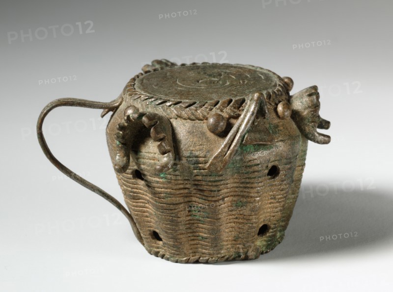 Gold Weight: Drum with Jaws of Defeated Enemies, 1800s. Creator: Unknown.