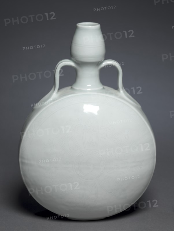Gourd Flask with Floral Medallion, 1403-1424. Creator: Unknown.