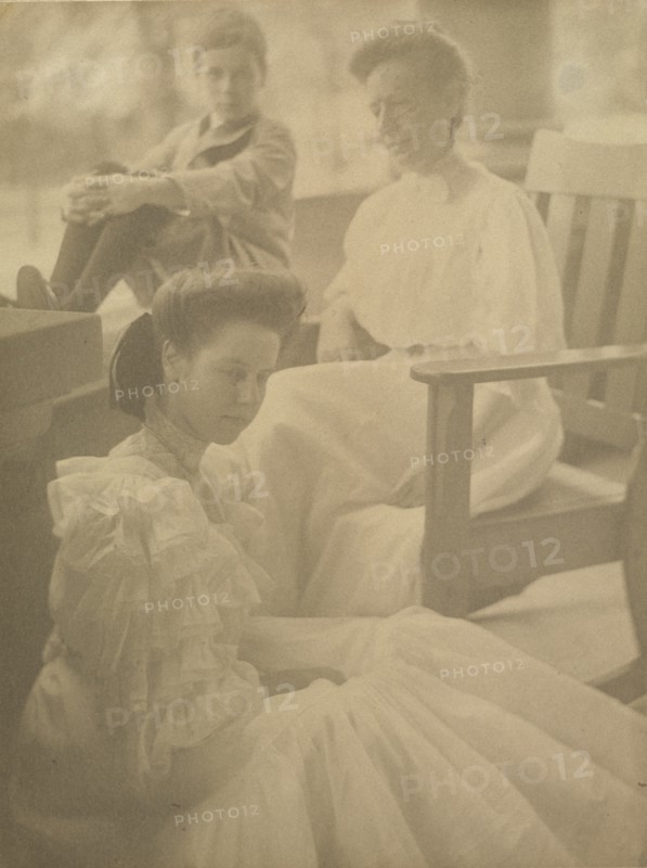 Group Portrait, c. 1900. Creator: Ema Spencer (American, 1857-1941).