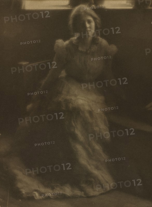Julia Hall McCune, c. 1900. Creator: Clarence H. White (American, 1871-1925).