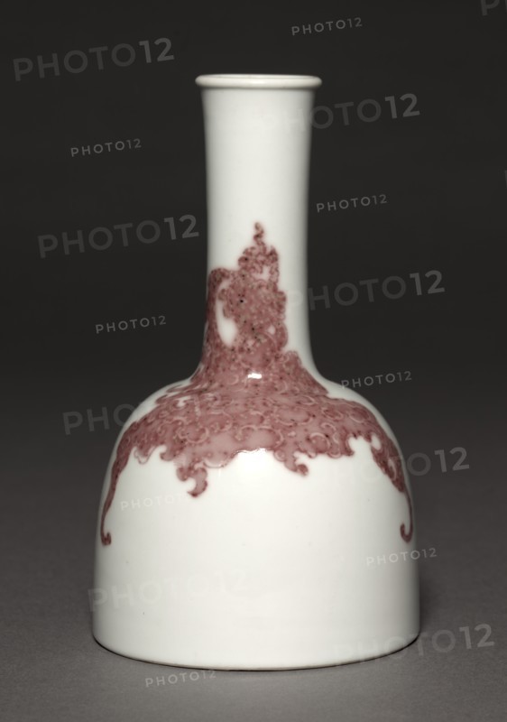 Mallet-Shaped Bottle with Phoenixes, 1662-1722. Creator: Unknown.