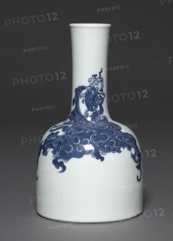 Mallet-Shaped Bottle with Phoenixes, 1662-1722. Creator: Unknown.