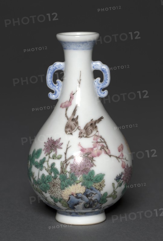 Miniature Vase with Birds and Chrysanthemums, 1736-1795. Creator: Unknown.