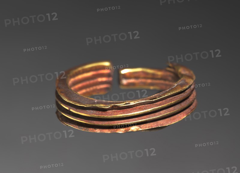 Penannular Ribbed Earring, 1540-1440 BC. Creator: Unknown.
