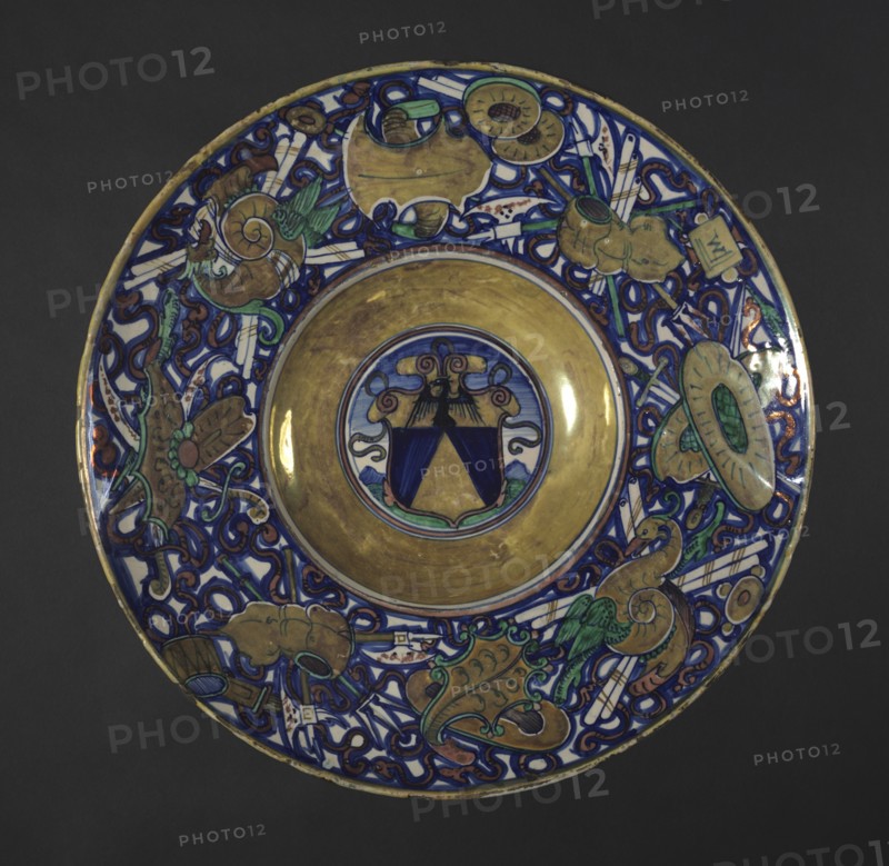 Plate with the Arms of the Vigeri Family, 1524. Creator: Maestro Giorgio Andreoli (Italian, 1465-70-aft 1553).