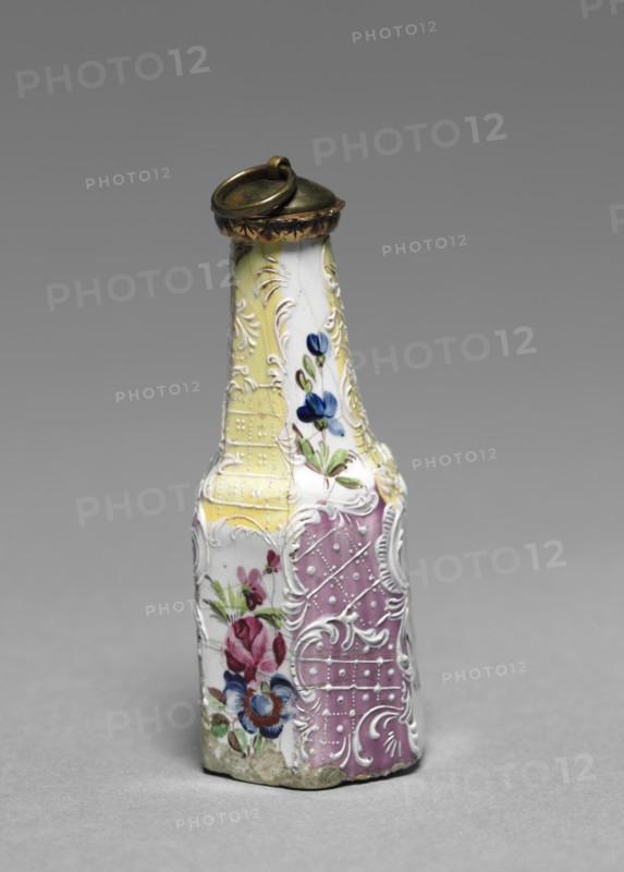 Scent Bottle, 1775. Creator: South Staffordshire Factory (British).