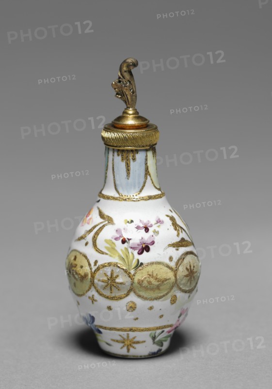 Scent Bottle, late 1700s. Creator: Staffordshire Factory (British).