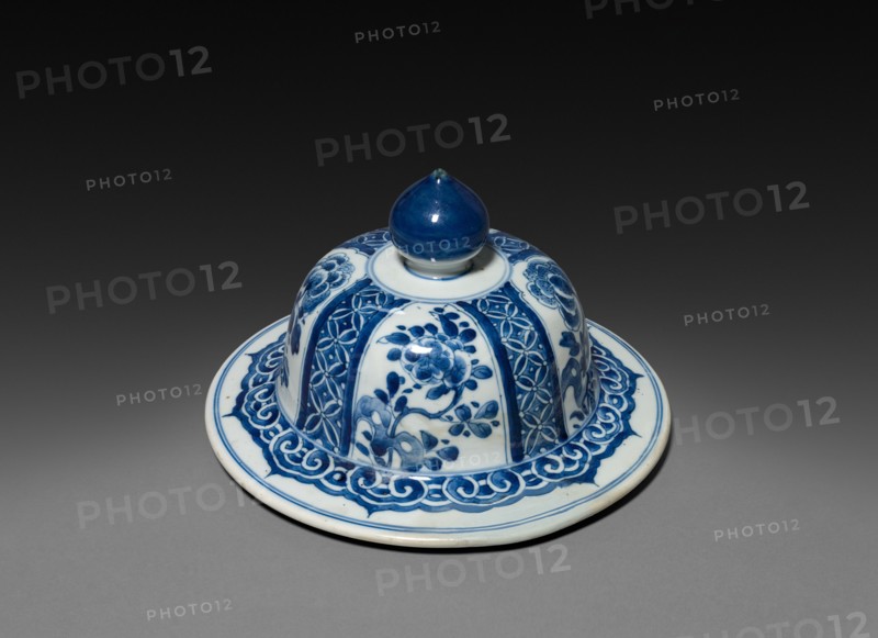 Vase with Cover (lid), Qing dynasty (1644-1912), Kangxi reign (1661-1722). Creator: Unknown.