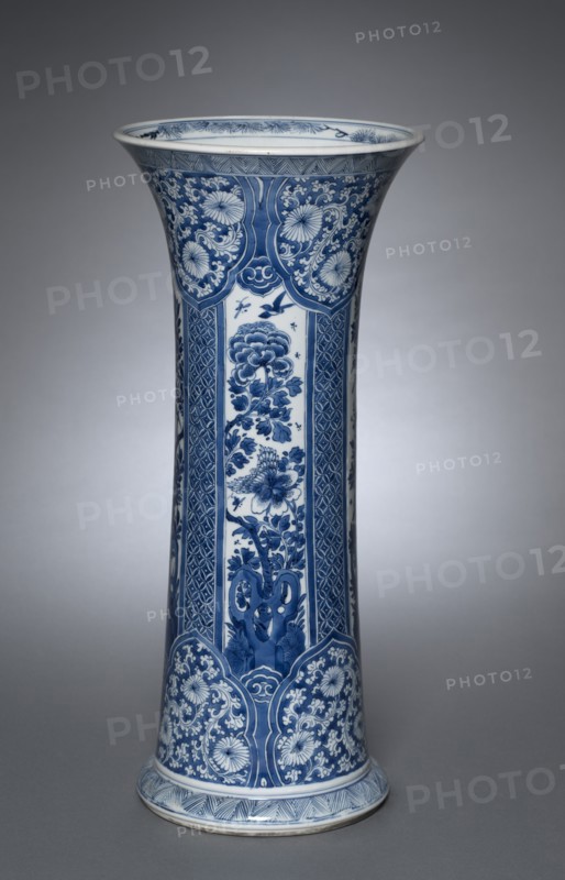 Vase, Qing dynasty (1644-1912), Kangxi reign (1661-1722). Creator: Unknown.