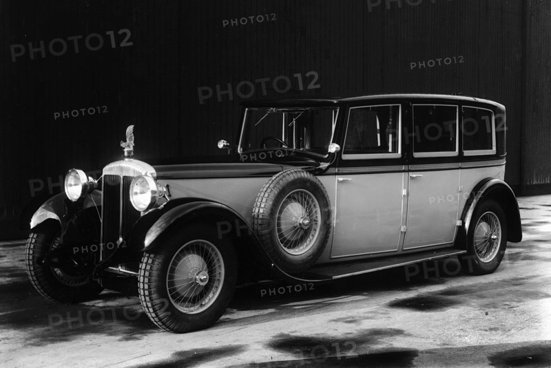 1932 Daimler 25hp with Le Coq Lalique mascot. Creator: Unknown.