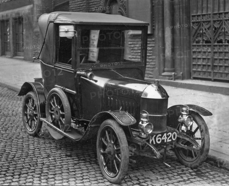 1916 Morris Oxford Coupe. Creator: Unknown.