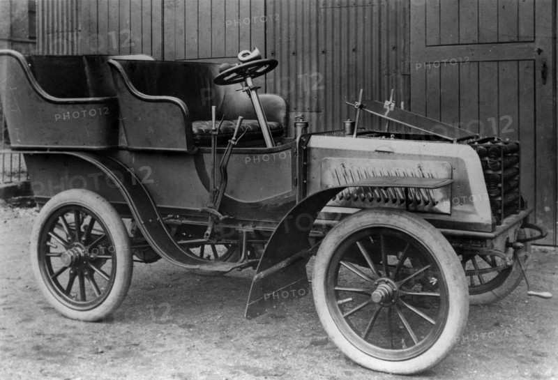 1903 Ryknield 10hp tonneau. Creator: Unknown.