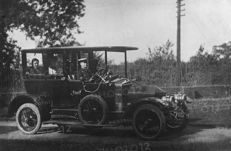 1910 Siddeley Deasy with chauffeur. Creator: Unknown.