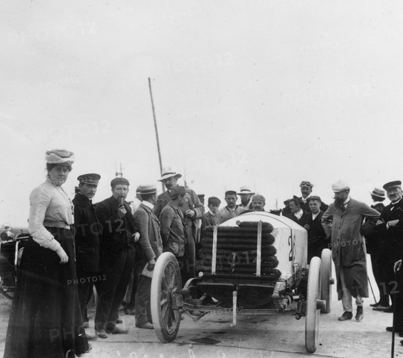 De Dietrich, Gabriel at 1904 Ostend Speed Trials. Creator: Unknown.