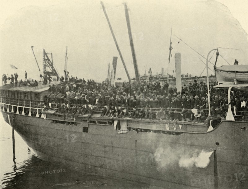 '"Matteawan" Docking, Afternoon of June 9th', Spanish-American War, 1898, (1899). Creator: Burr McIntosh.