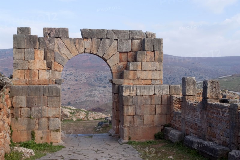 Algeria, Tiddis, Q. Memmius Rogatus Arch