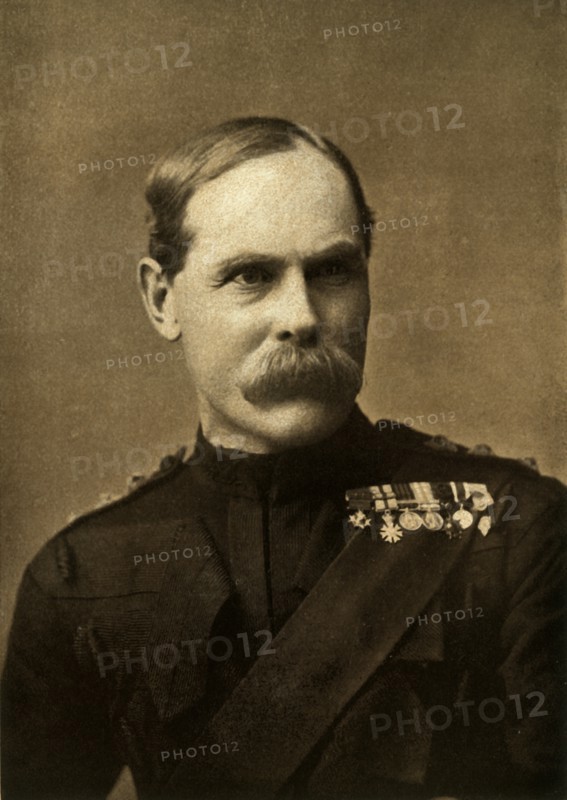 'Lieut.-General Lord Methuen, C.B.', 1900. Creator: Elliott & Fry.