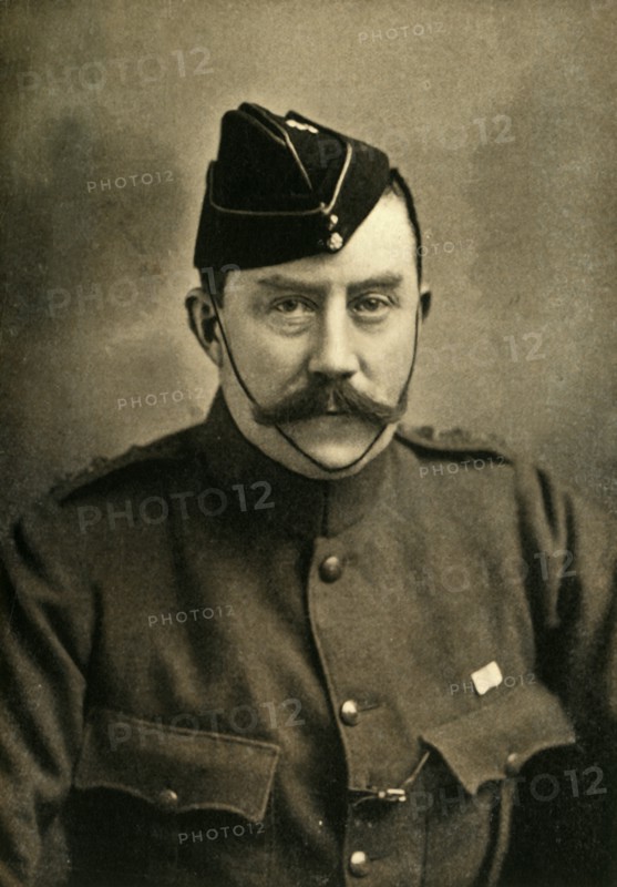 'Colonel Lord Chesham, Imperial Yeomanry', 1901. Creator: Russell & Sons.