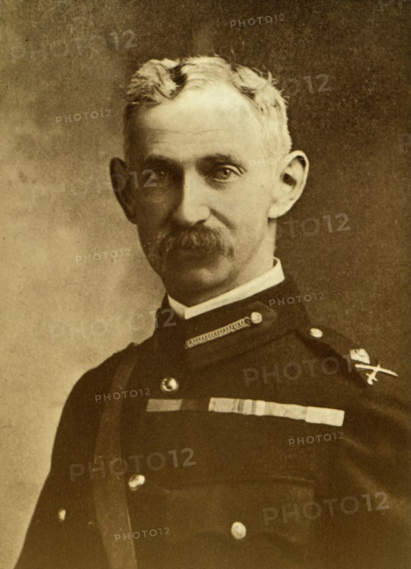 'Major-General Barton, C.B.', 1901. Creator: Debenham & Smith.