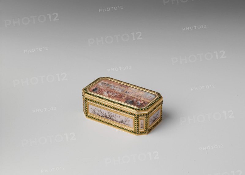 Snuffbox with theatrical scenes of a rope dancer and a puppet show, 1778-79. Creator: Joseph Etienne Blerzy.