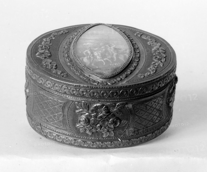 Snuffbox with miniature representing battle scene, late 18th century (?). Creator: Unknown.