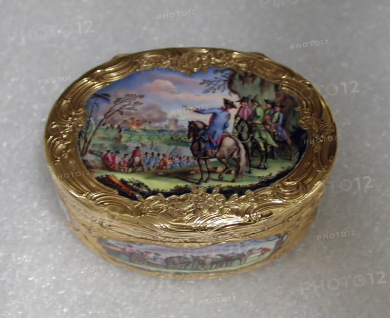 Snuffbox with military scenes, ca. 1770. Creator: I.I.H..