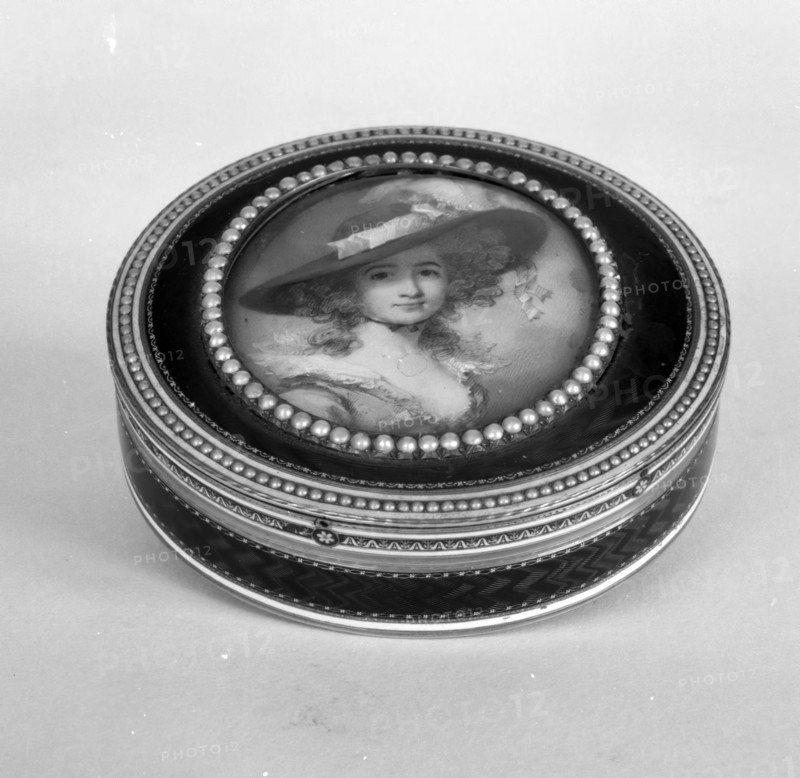 Snuffbox with portrait of a woman, ca. 1790. Creator: G.R.C..