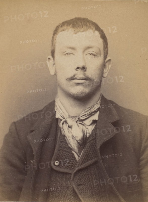 Dumout. Henri, Victor. 29 ans, né à Issy (Seine). Mécanicien. Anarchiste. 8/3/94. , 1894.