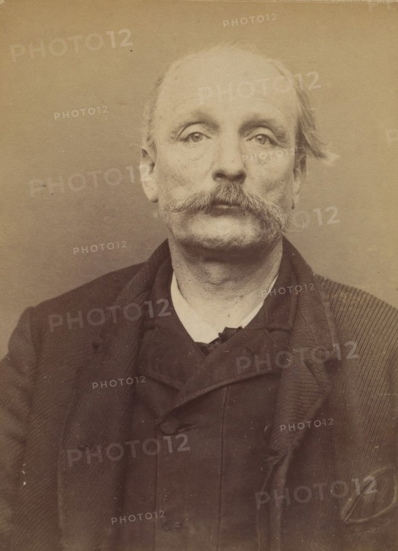 Castallou. Charles. 53 ans, né le 4/10/41 à Paris IIe. Tapissier. Anarchiste. 16/3/94., 1894.