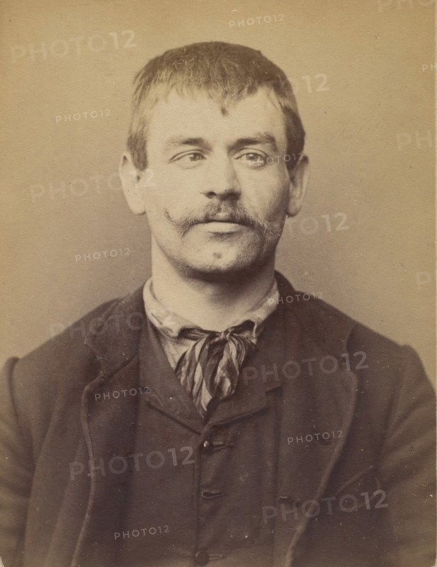 Charrié. Léon, Joseph. 27 ans, né à Paris XVllle. Garçon Plombier. Anarchiste. 1/3/94., 1894.