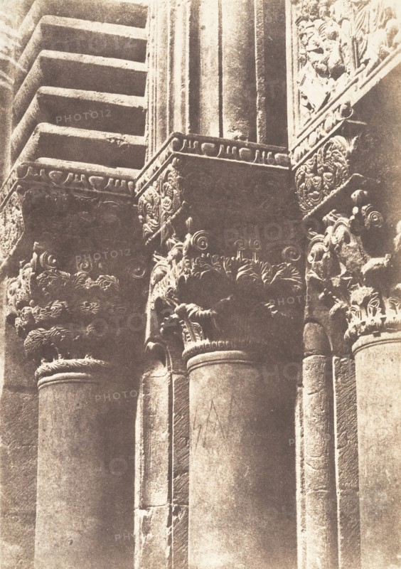 Jérusalem, Saint-Sépulcre, Détails des chapiteaux de la porte principale, 1854.