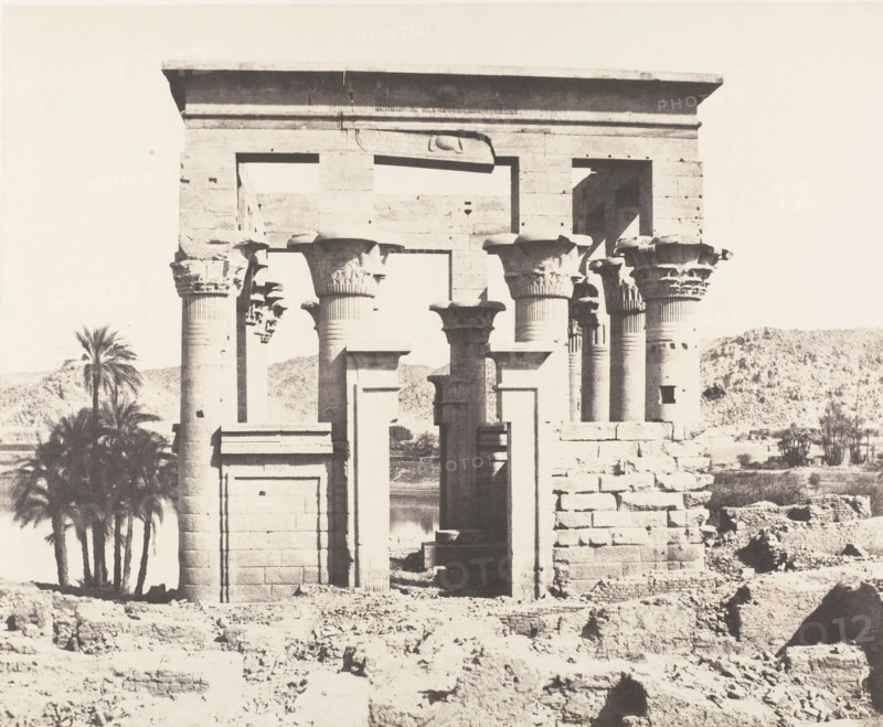 Ile de Fileh (Philæ), édifice de l'Est - Façade Occidentale - Vue du Point E, 1851-52, printed 1853-54.