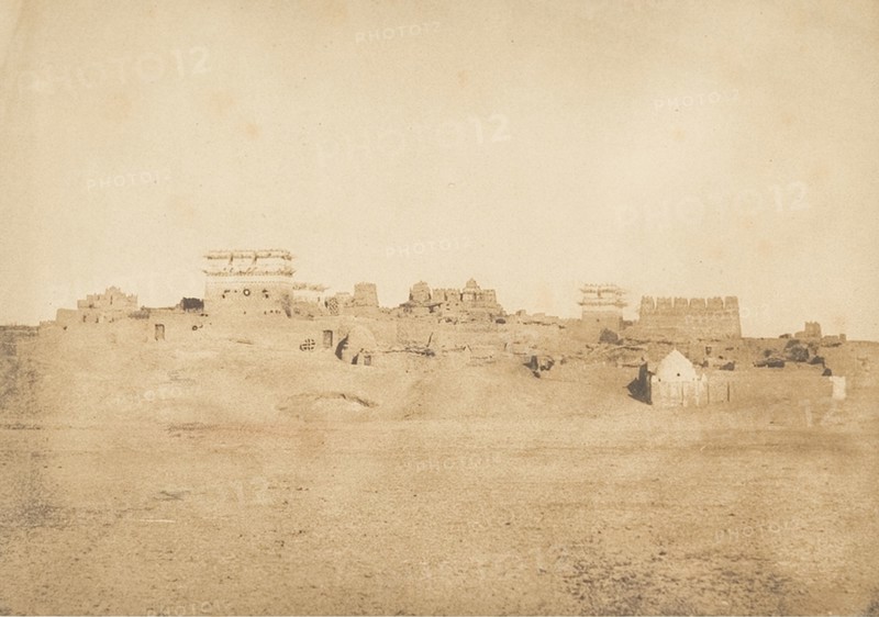Vue d'une partie du village de Louxor, Thèbes, 1849-50.