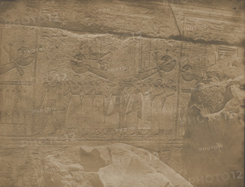 Palais de Karnak, sculptures extérieures du sanctuaire de granit., 1849-51.