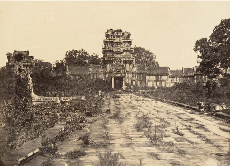 Grande Pagode Porte Ouest de la 1ère enceinte, 1866.