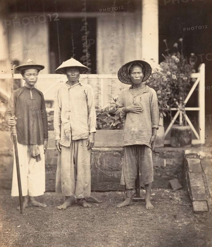 Prisonniers conduits par un Mata, Cochinchine, 1866.