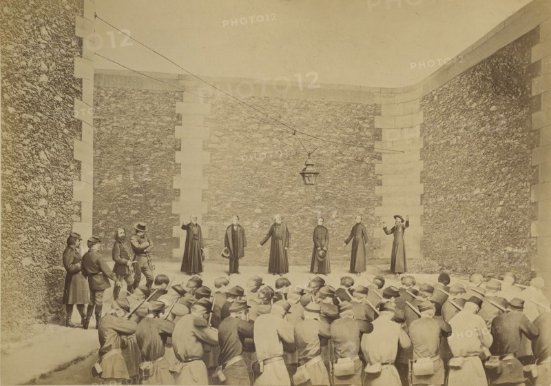 Exécution des otages, prison de la Roquette, le 24 mai 1871, 1870-71.